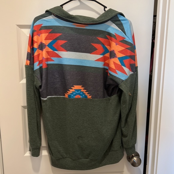 Pullover - Picture 2 of 2